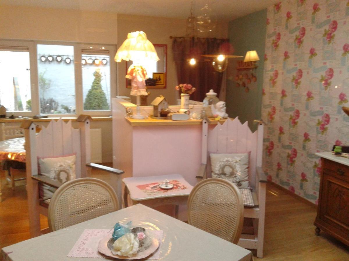 B&B Delices De Rose Υπρ Εξωτερικό φωτογραφία